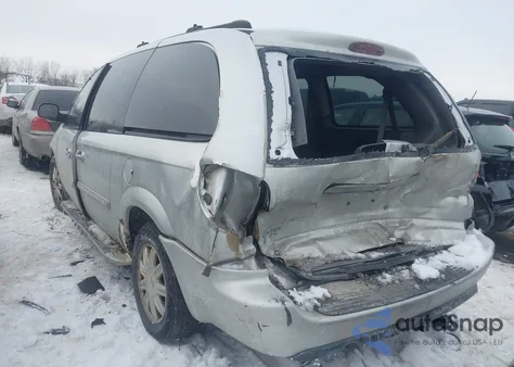2005 Chrysler Town & Country Touring from USA, damaged, VIN 2C4GP54L15R204301